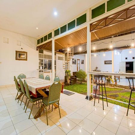 D'Talent Hotel Yogyakarta Exterior foto